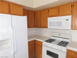 Photo #6: 2341897 Listing 