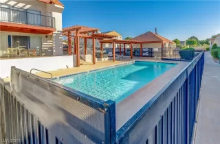 Photo #2: 2341906 Listing