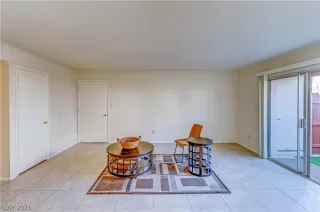 Photo #6: 2341906 Listing