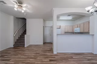 Photo #5: 2341911 Listing 