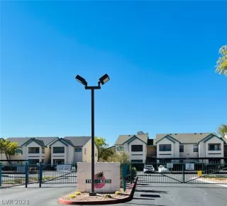 Photo #1: 2341912 Listing 