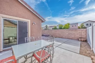 Photo #2: 2341955 Listing