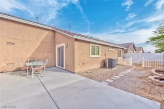 Photo #3: 2341955 Listing