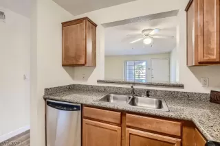 Photo #3: 2341958 Listing