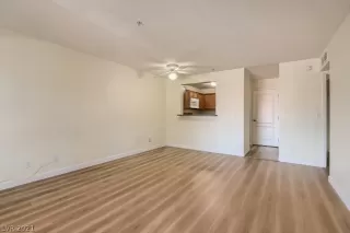 Photo #5: 2341958 Listing