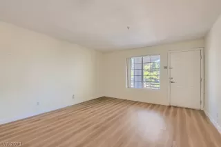 Photo #6: 2341958 Listing