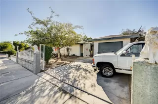 Photo #1: 2341964 Listing 