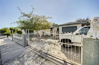 Photo #2: 2341964 Listing 