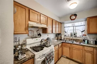 Photo #6: 2341964 Listing 