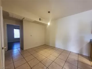 Photo #2: 2341973 Listing