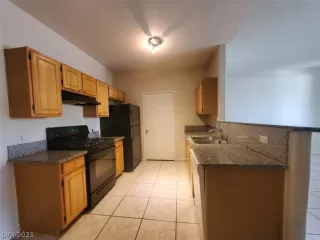 Photo #3: 2341973 Listing