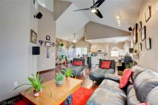 Photo #2: 2341981 Listing 