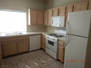 Photo #5: 2342001 Listing 