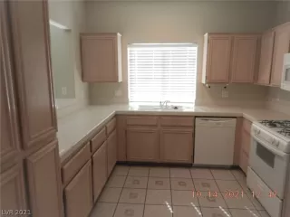Photo #6: 2342001 Listing 
