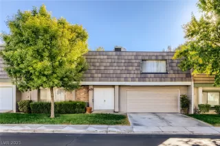 Photo #1: 2342038 Listing