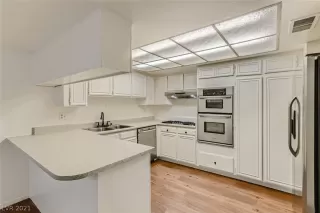 Photo #6: 2342038 Listing