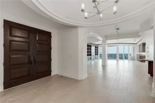 Photo #5: 2342052 Listing