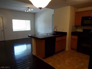 Photo #5: 2342075 Listing 