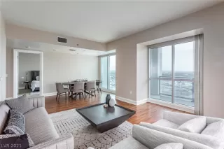 Photo #5: 2342077 Listing