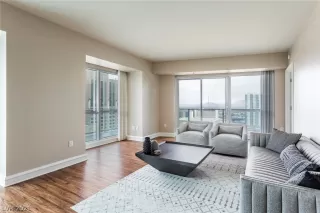 Photo #6: 2342077 Listing