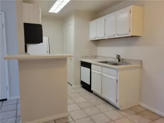 Photo #6: 2342082 Listing 