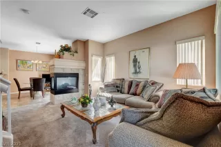 Photo #5: 2342083 Listing