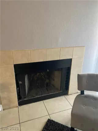 Photo #4: 2342101 Listing