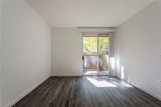 Photo #2: 2342102 Listing