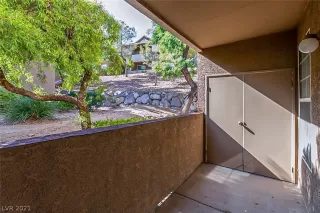 Photo #4: 2342102 Listing