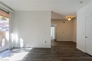 Photo #6: 2342102 Listing