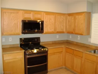 Photo #4: 2342103 Listing 