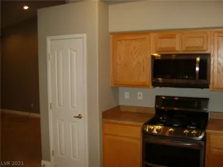 Photo #5: 2342103 Listing 