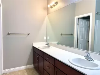 Photo #6: 2342107 Listing 