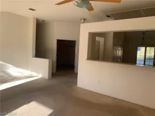 Photo #5: 2342121 Listing