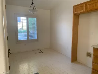 Photo #6: 2342121 Listing