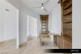 Photo #4: 2342141 Listing