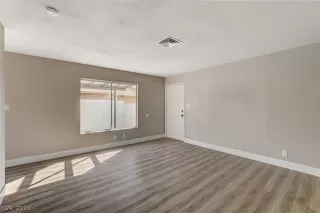 Photo #1: 2342143 Listing