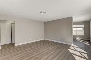 Photo #3: 2342143 Listing