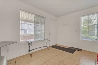 Photo #6: 2342159 Listing