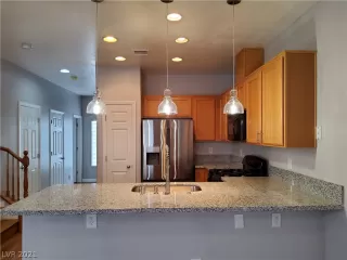 Photo #4: 2342181 Listing 