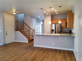 Photo #5: 2342181 Listing 