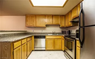 Photo #3: 2342184 Listing 