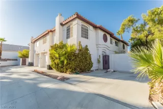 Photo #1: 2342190 Listing