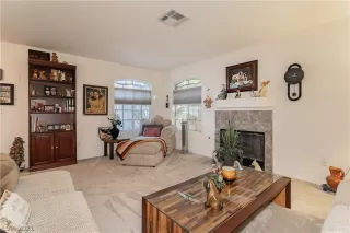 Photo #4: 2342190 Listing