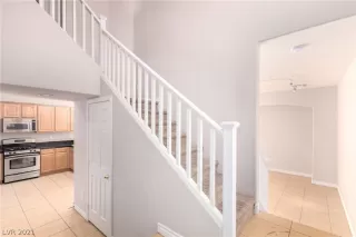 Photo #5: 2342218 Listing 