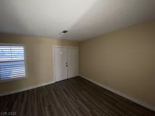 Photo #3: 2342242 Listing 