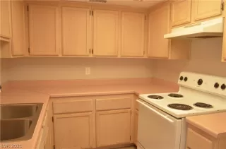 Photo #4: 2342259 Listing