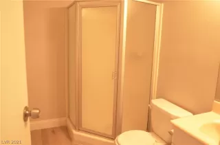 Photo #5: 2342259 Listing