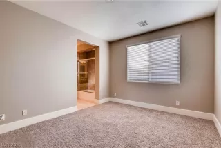 Photo #5: 2342302 Listing