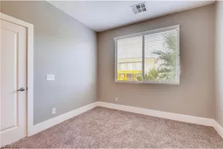 Photo #6: 2342302 Listing